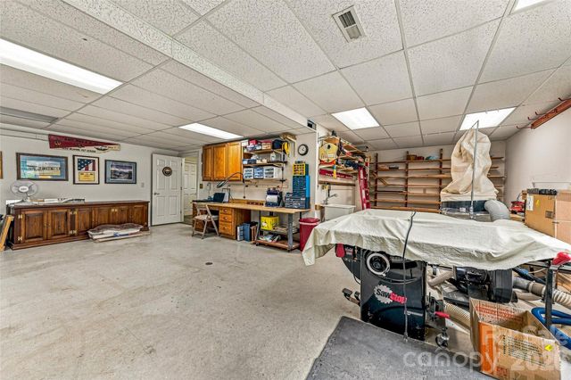 11 Tiverton Lane, Asheville, NC 28803