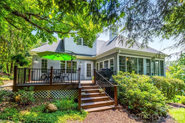 11 Tiverton Lane, Asheville, NC 28803