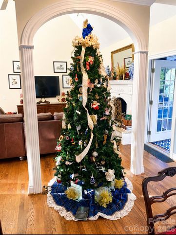 11 Tiverton Lane, Asheville, NC 28803