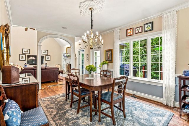 11 Tiverton Lane, Asheville, NC 28803