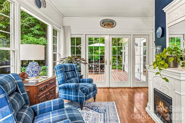 11 Tiverton Lane, Asheville, NC 28803