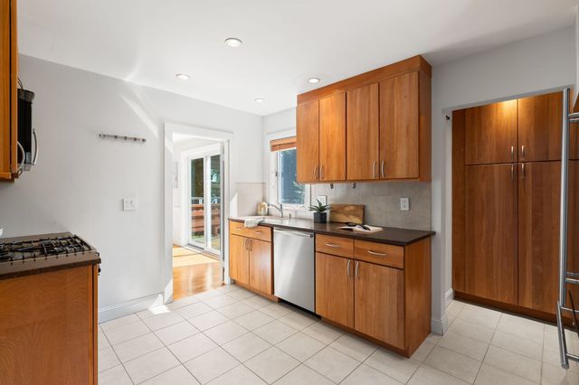 152 Mount Vernon St, Arlington, MA 02476