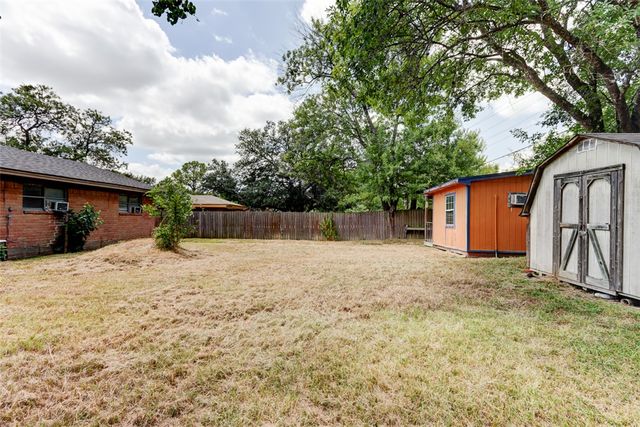 2402 Wilkes Street, Bryan, TX 77803