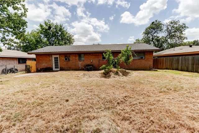 2402 Wilkes Street, Bryan, TX 77803