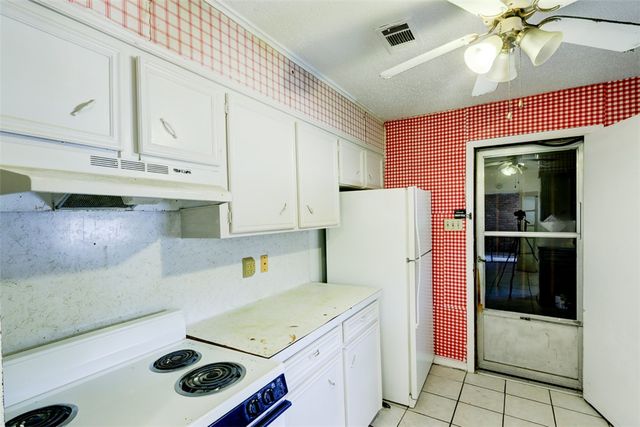 2402 Wilkes Street, Bryan, TX 77803