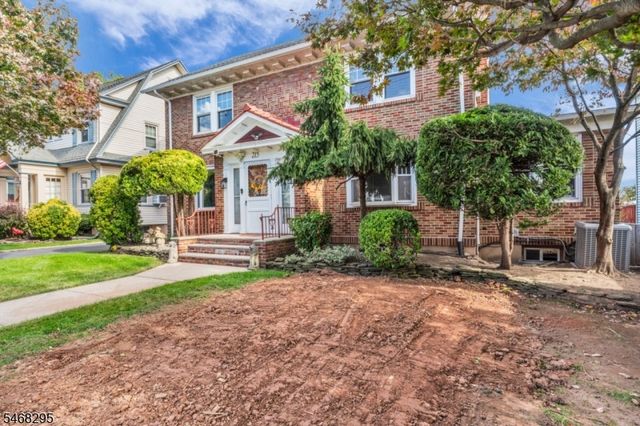 213 Keats Ave, Elizabeth City, NJ 07208