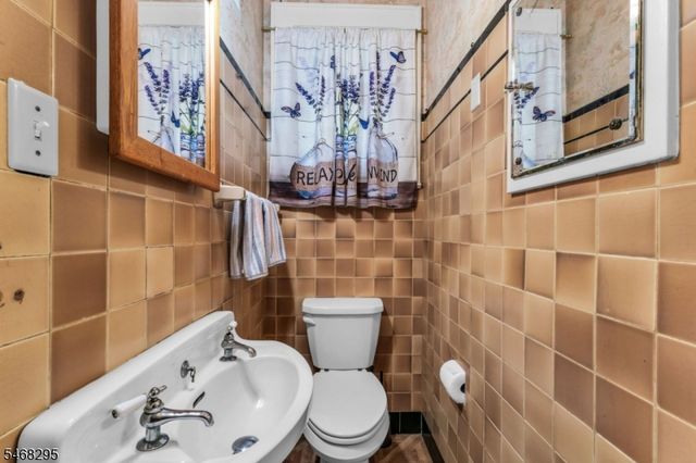 213 Keats Ave, Elizabeth City, NJ 07208