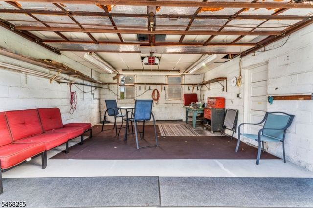 213 Keats Ave, Elizabeth City, NJ 07208