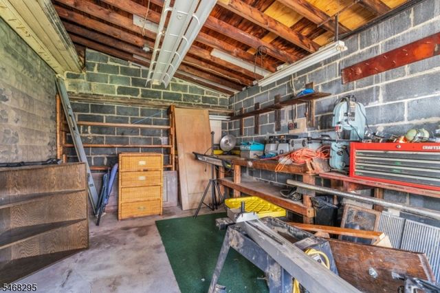 213 Keats Ave, Elizabeth City, NJ 07208