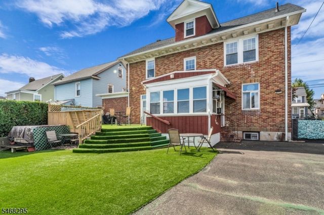 213 Keats Ave, Elizabeth City, NJ 07208