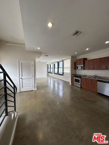 315 W 5th Street 1003, Los Angeles, CA 90013