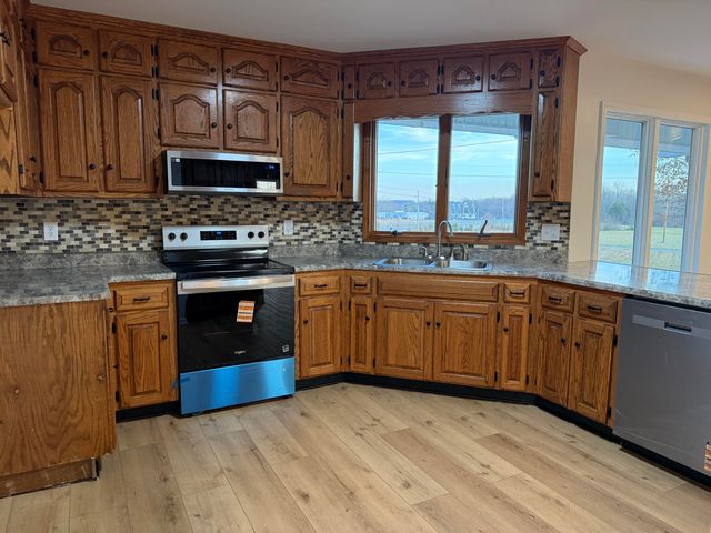 12637 US-27, Eubank, KY 42567