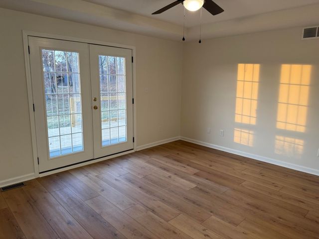 12637 US-27, Eubank, KY 42567