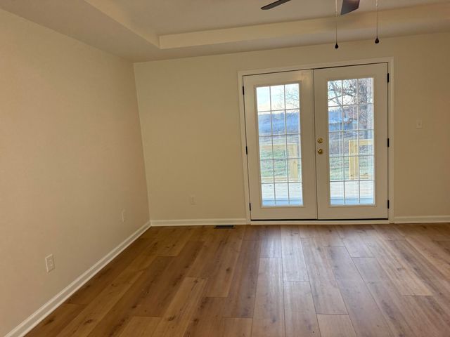 12637 US-27, Eubank, KY 42567