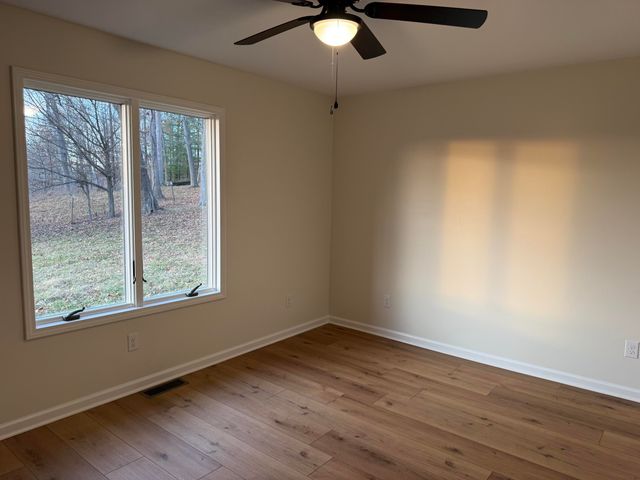 12637 US-27, Eubank, KY 42567