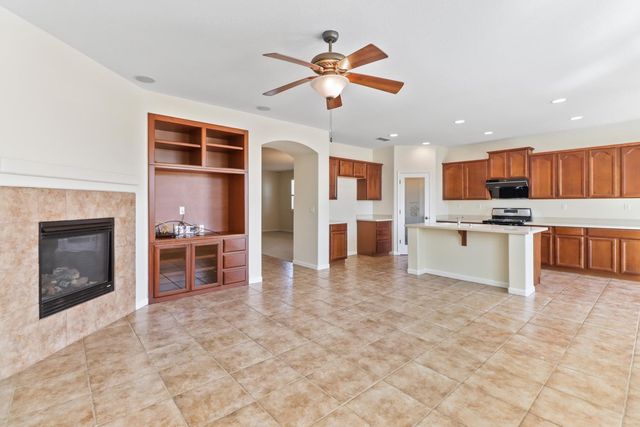 5124 Golden Glory Way, Elk Grove, CA 95757