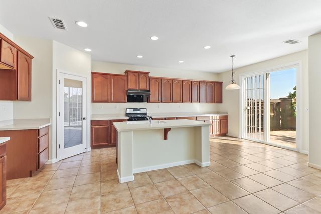 5124 Golden Glory Way, Elk Grove, CA 95757