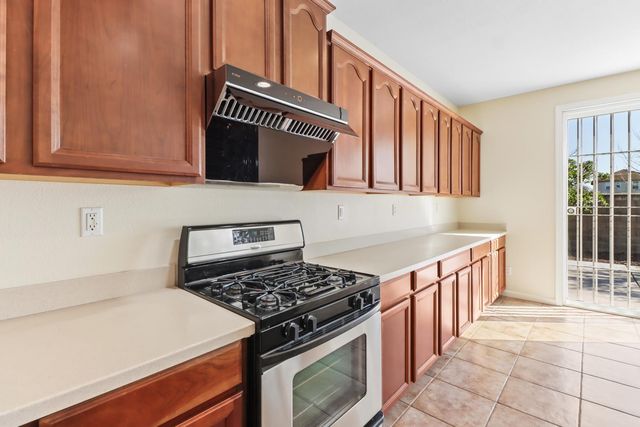 5124 Golden Glory Way, Elk Grove, CA 95757