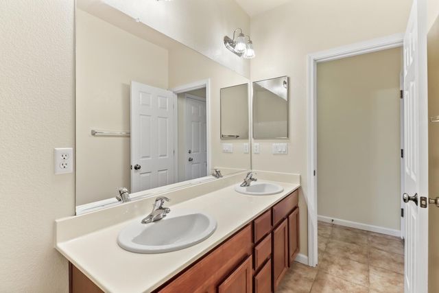 5124 Golden Glory Way, Elk Grove, CA 95757