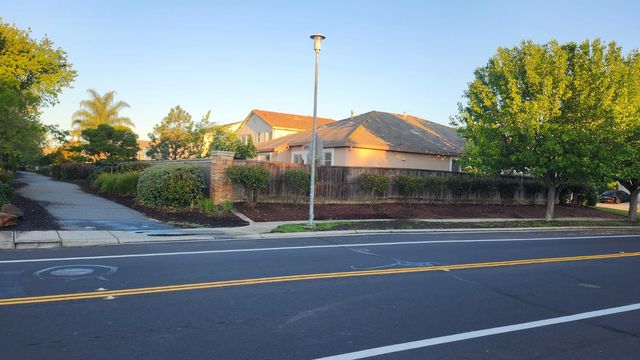 5124 Golden Glory Way, Elk Grove, CA 95757