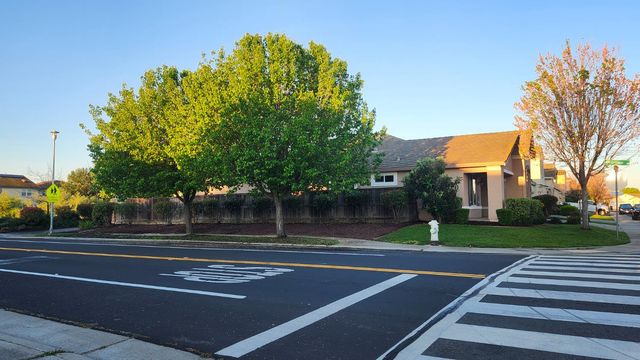 5124 Golden Glory Way, Elk Grove, CA 95757