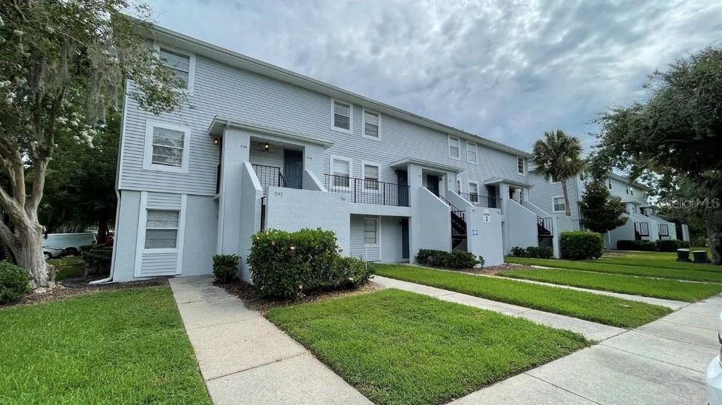 7148 WATERSIDE DRIVE 31, Tampa, FL 33617