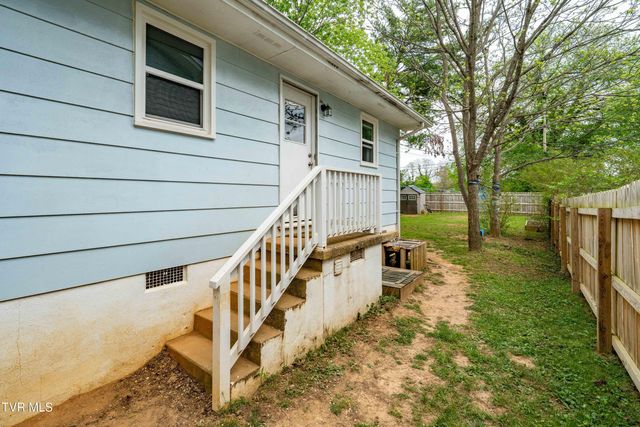 1310 East 8th Avenue, Johnson City, TN 37601