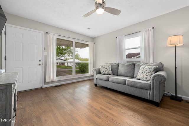 1310 East 8th Avenue, Johnson City, TN 37601