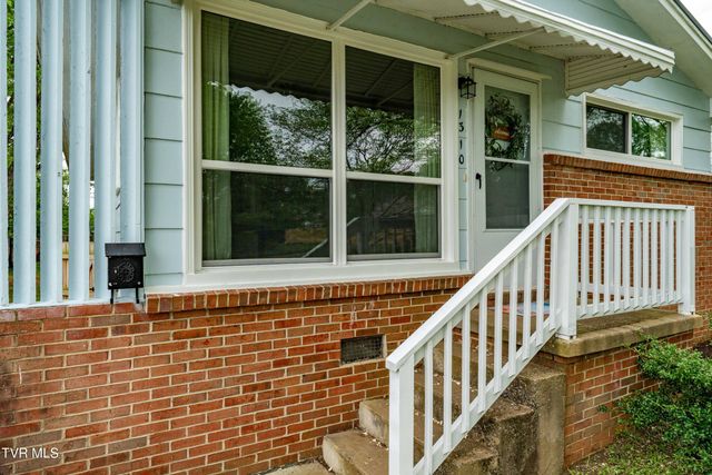 1310 East 8th Avenue, Johnson City, TN 37601
