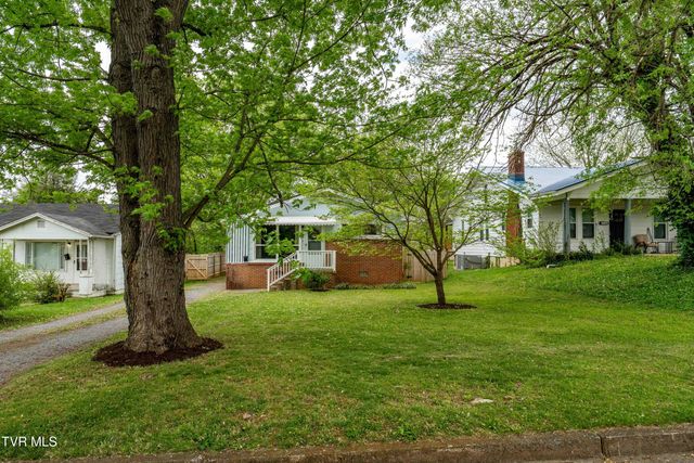 1310 East 8th Avenue, Johnson City, TN 37601