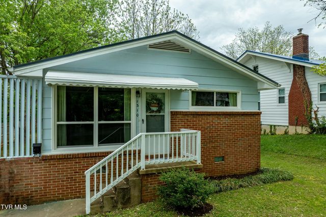 1310 East 8th Avenue, Johnson City, TN 37601