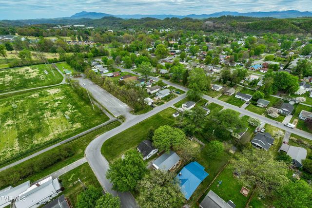 1310 East 8th Avenue, Johnson City, TN 37601