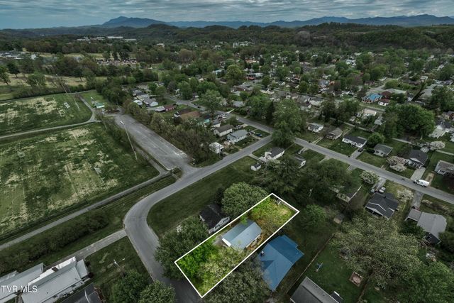 1310 East 8th Avenue, Johnson City, TN 37601