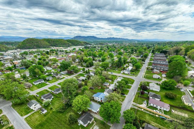 1310 East 8th Avenue, Johnson City, TN 37601