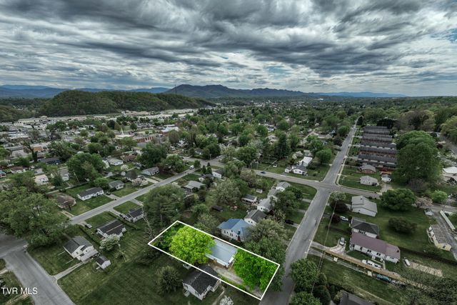 1310 East 8th Avenue, Johnson City, TN 37601