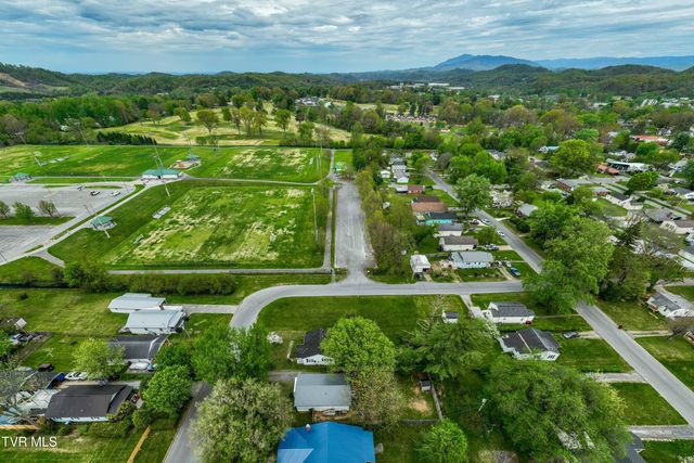 1310 East 8th Avenue, Johnson City, TN 37601