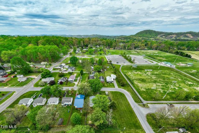 1310 East 8th Avenue, Johnson City, TN 37601