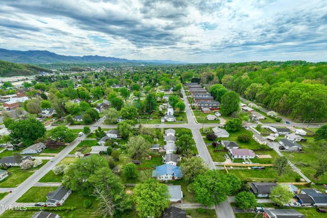 1310 East 8th Avenue, Johnson City, TN 37601