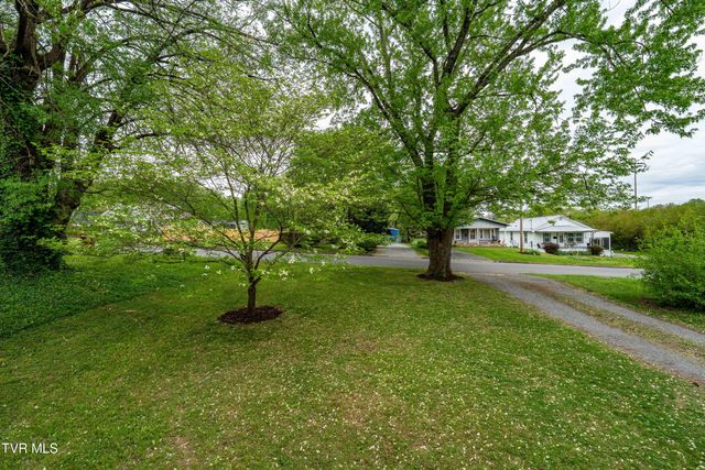 1310 East 8th Avenue, Johnson City, TN 37601