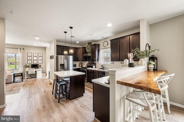 2100 ATWOOD TER, Pennsburg, PA 18073