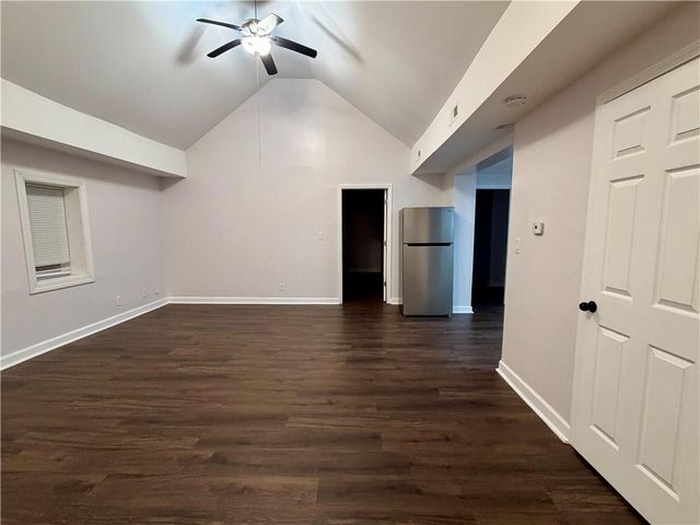 324 W South Avenue, Independence, MO 64050