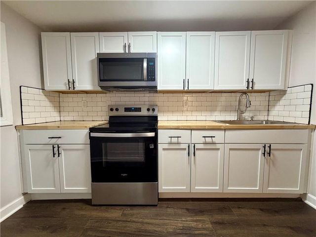 324 W South Avenue, Independence, MO 64050