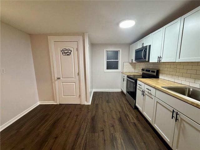 324 W South Avenue, Independence, MO 64050