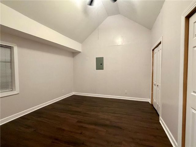 324 W South Avenue, Independence, MO 64050