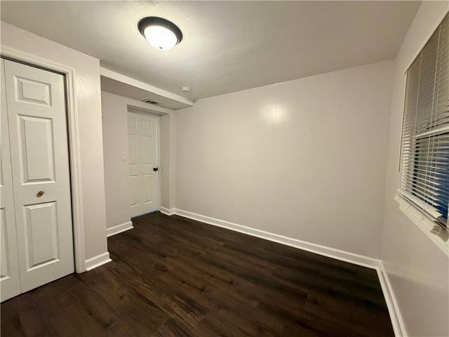 324 W South Avenue, Independence, MO 64050