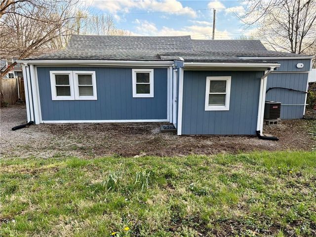 324 W South Avenue, Independence, MO 64050