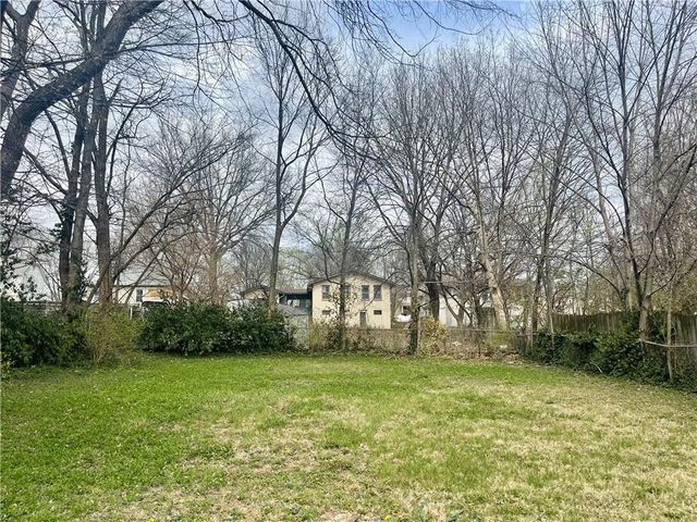 324 W South Avenue, Independence, MO 64050