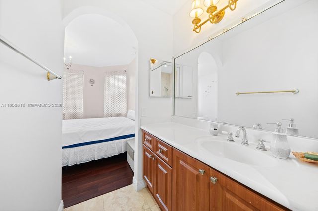 1250 Wiley St, Hollywood, FL 33019