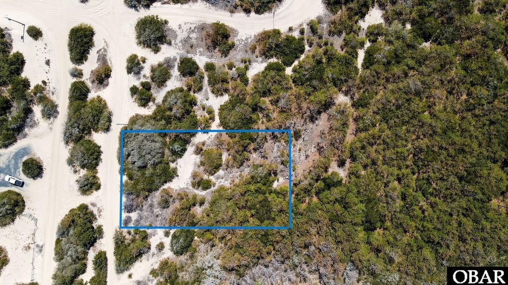 Image 4 of property listing at 1602 Ocean Pearl Road lot 11, Corolla, NC 27927