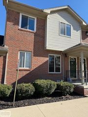 18530 E 14 Mile - B7-Lower Road B7, Fraser, MI 48026